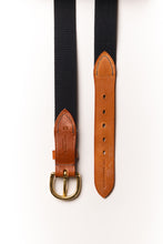 Lade das Bild in den Galerie-Viewer, MV Stoffgürtel - dunkelblau/rot gestreift