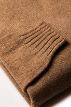 Lade das Bild in den Galerie-Viewer, Shetland Rollkragen Donegal beige