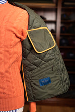 Lade das Bild in den Galerie-Viewer, MV Steppweste - dunkelgrün