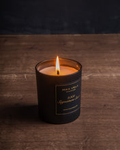 Lade das Bild in den Galerie-Viewer, Signature Scent #001 - Duftkerze (225ml)