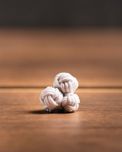 Handgemachte Manschetten Knoten - einfarbig - weiß