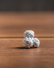Lade das Bild in den Galerie-Viewer, Handgemachte Manschetten Knoten - 2farbig - weiß/blau (Corps Bavaria)