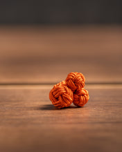 Lade das Bild in den Galerie-Viewer, Handgemachte Manschetten Knoten - einfarbig - orange
