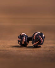 Lade das Bild in den Galerie-Viewer, Handgemachte Manschetten Knoten - 2farbig - dkl.blau/rosa