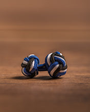 Lade das Bild in den Galerie-Viewer, Handgemachte Manschetten Knoten - 3farbig - schwarz/weiß/blau (Corps Suevia)