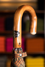 Lade das Bild in den Galerie-Viewer, Regenschirm “Francesco Maglia” - 3er Streifen - orange auf grün