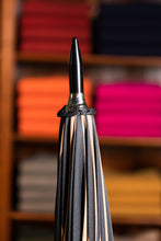 Lade das Bild in den Galerie-Viewer, Regenschirm “Francesco Maglia” - gestreift - beige auf schwarz