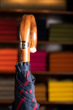 Lade das Bild in den Galerie-Viewer, Regenschirm “Francesco Maglia” - gestreift - rot auf dunkelblau