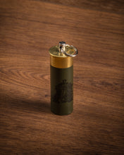 Lade das Bild in den Galerie-Viewer, Patronen Schlüsselanhänger "Flinte" - olive