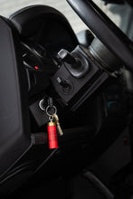 Lade das Bild in den Galerie-Viewer, Patronen Schlüsselanhänger "Flinte" - rot