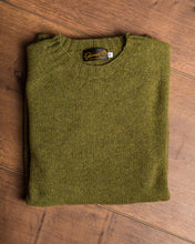 Lade das Bild in den Galerie-Viewer, Shetland Pullover olive
