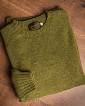Lade das Bild in den Galerie-Viewer, Shetland Pullover olive