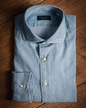 Lade das Bild in den Galerie-Viewer, Jeans Hemd "Spread Kragen"
