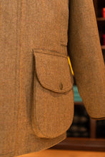 Lade das Bild in den Galerie-Viewer, MV Fieldcoat - hellbraun mit Überkaro