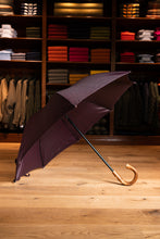 Lade das Bild in den Galerie-Viewer, Regenschirm “Francesco Maglia” - POW Check - dunkelblau auf bordeaux
